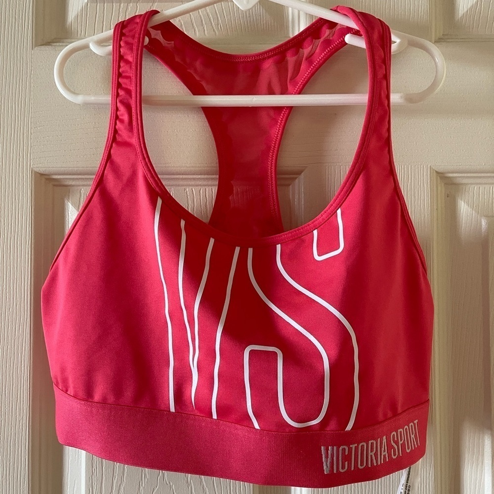 Victoria’s Secret sports bra • size M